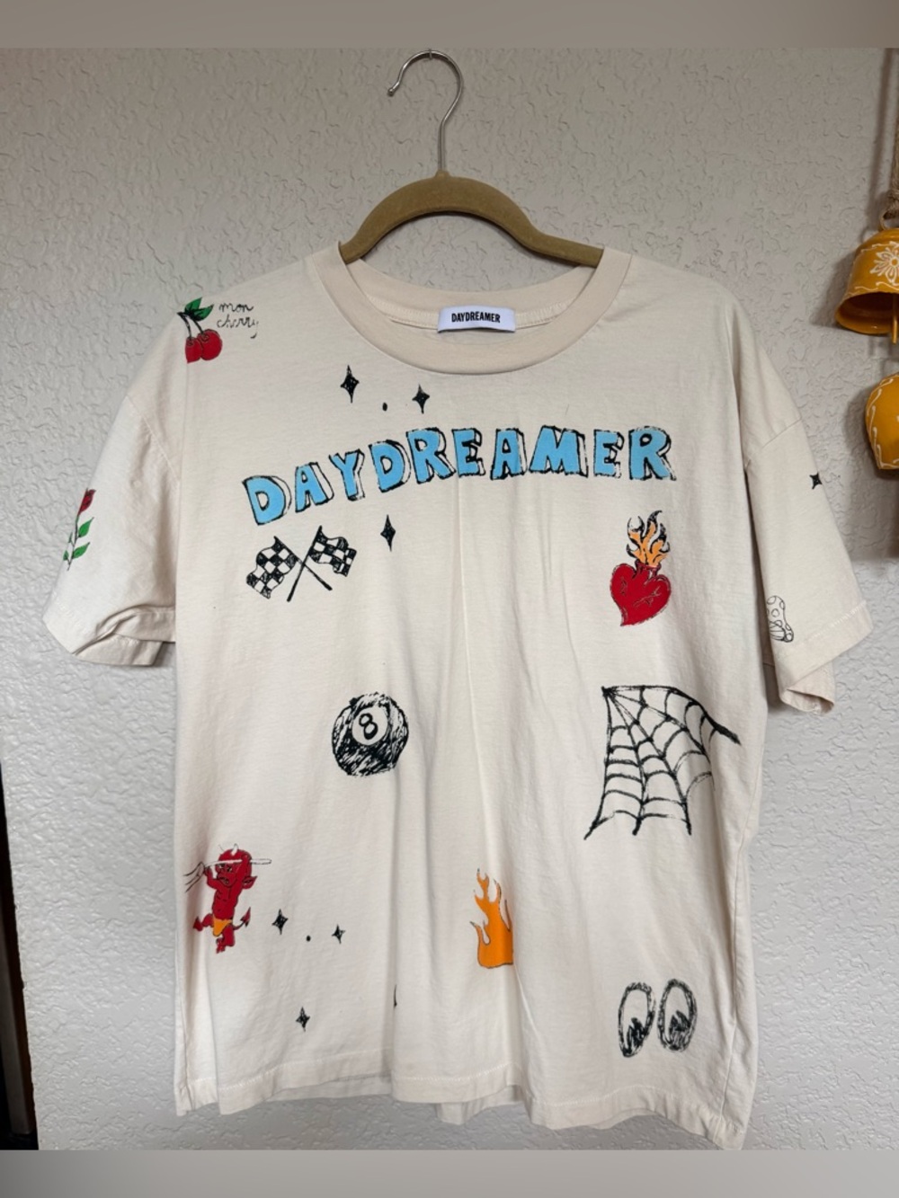 EXCELLENT CONDITION DAYDREAMER SKETCHES MERCH TEE, SMALL